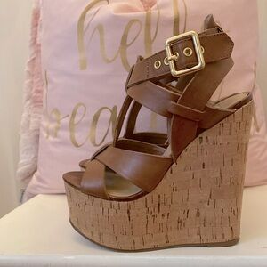 Beautiful Steve Madden Wedges with Gold Details